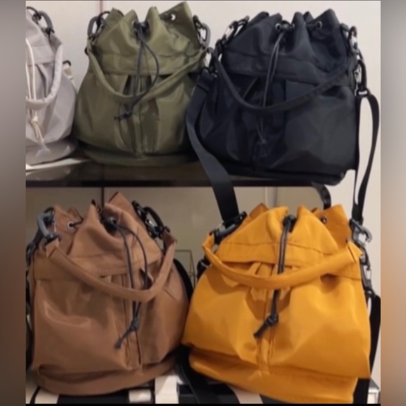 NWT Drawstring Nylon Waterproof Bucket Bag - Picture 7 of 7